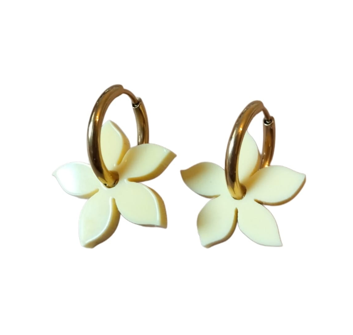 Aro dorado flor 5 puntas