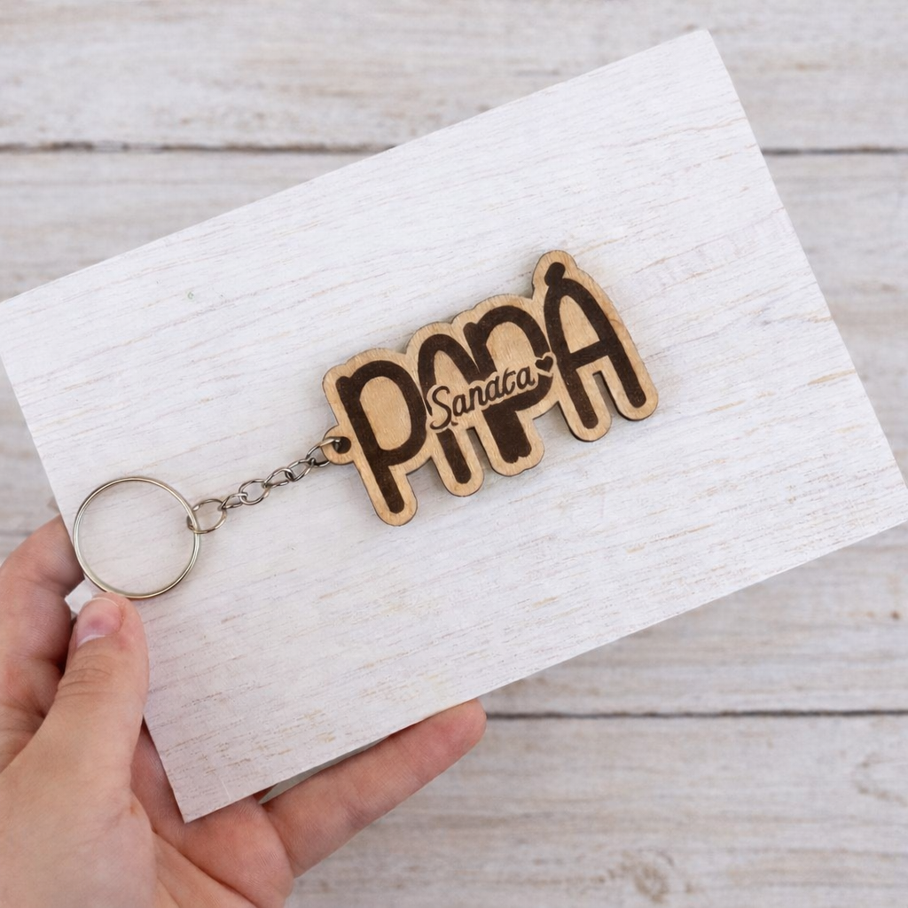 Llavero de madera personalizado “Papá”